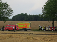 Brand einer Strohballenpresse in Rennersdorf, 17.07.2015