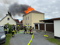 Dachstuhlbrand in einem Wohnhaus in W�nschendorf, 03.08.2025